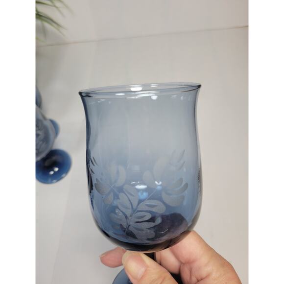 8 Vintage Pfaltzgraff Yorktowne Tulip Goblets 12 oz  Etched  Blue - Picture 4 of 4